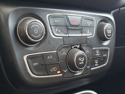 Used 2020 Jeep Compass Latitude image 26