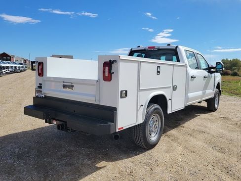 New 2026 Ford F250 XL w/ XL Chrome Package image 3