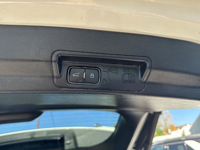 Certified 2022 Ford Explorer XLT RWD image 20