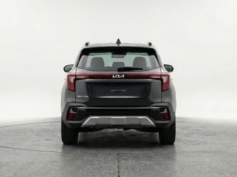 Used 2025 Kia Seltos S FWD image 7