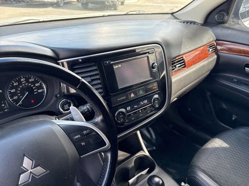 Used 2015 Mitsubishi Outlander GT image 15