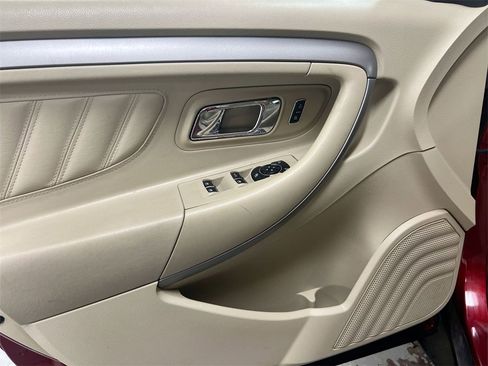 Used 2013 Ford Taurus SEL image 19