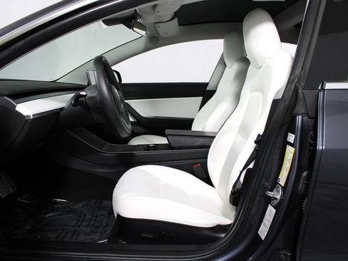 Used 2019 Tesla Model 3 Standard Range Plus RWD image 8