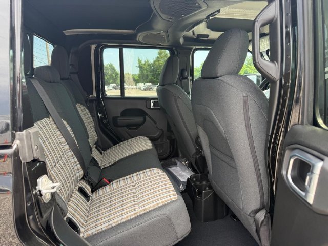 New 2026 Jeep Gladiator Sport AWD/4WD image 11