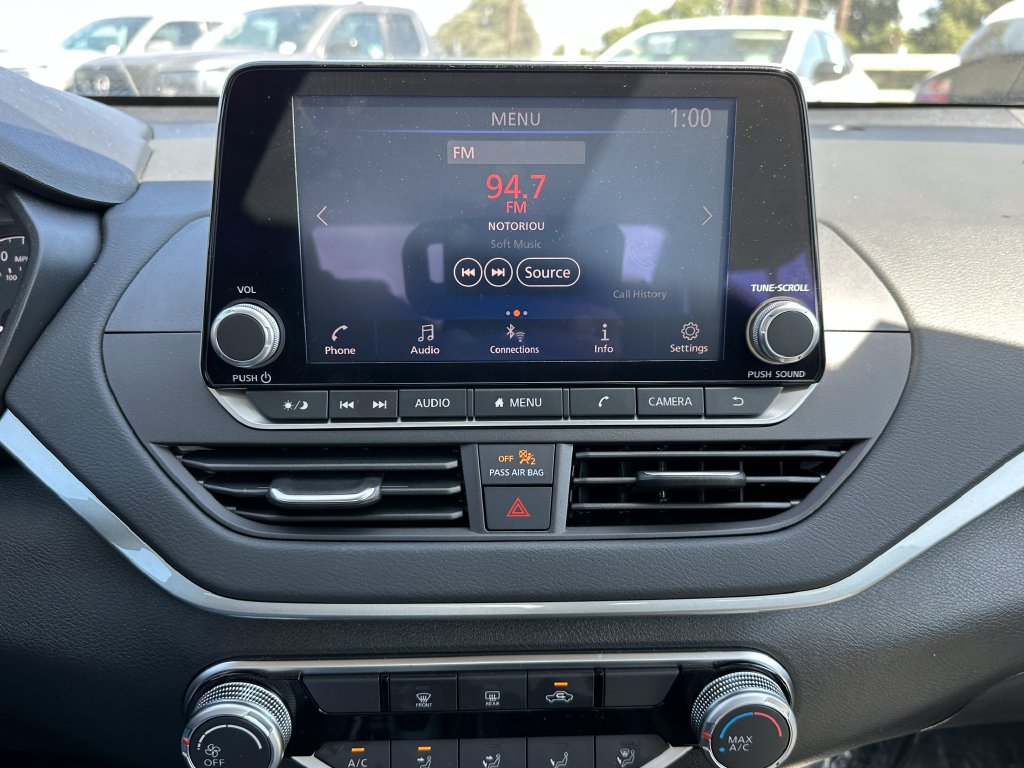 Used 2025 Nissan Altima 2.5 S FWD image 24