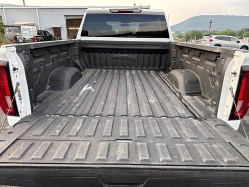 Used 2022 GMC Sierra 2500 AT4 AWD/4WD image 5