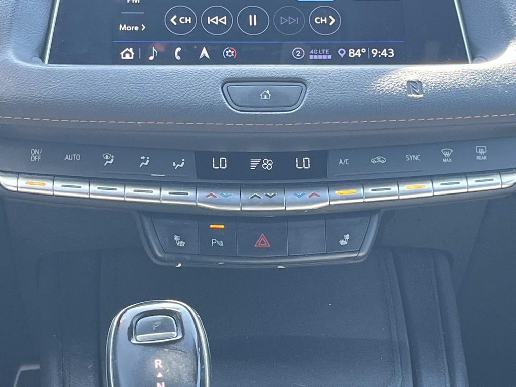 Used 2020 Cadillac XT4 Sport w/ Cold Weather Package FWD image 16