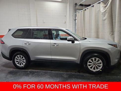 New 2026 Toyota Grand Highlander XLE image 10