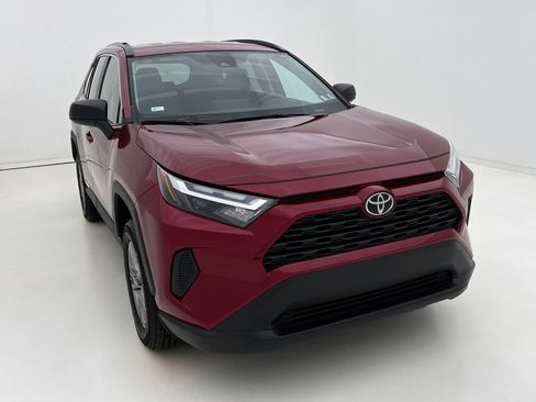 Used 2025 Toyota RAV4 LE AWD/4WD image 3