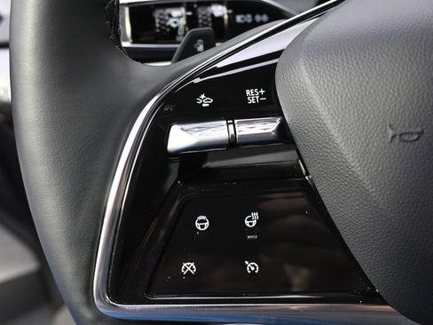 Certified 2025 Cadillac Optiq Luxury 2 w/ LPO, Floor Liner Package AWD/4WD image 33