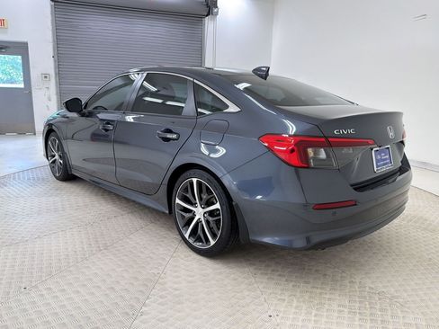 Used 2023 Honda Civic Touring image 3