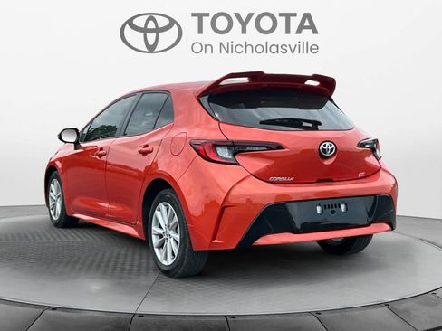 Used 2025 Toyota Corolla SE w/ SE Package FWD image 3