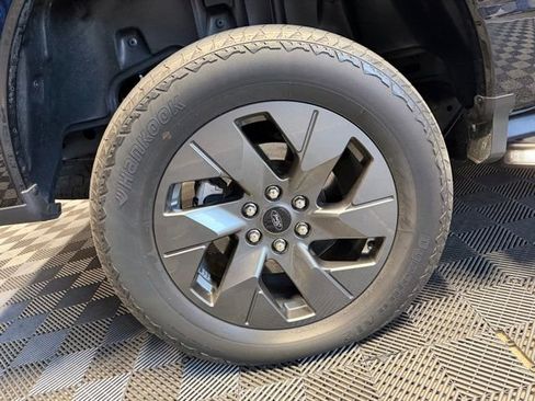 Used 2023 Ford F150 Lightning Lariat image 38