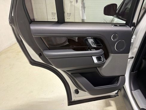 Used 2018 Land Rover Range Rover Supercharged image 34