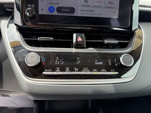 Used 2025 Toyota Corolla LE FWD image 19