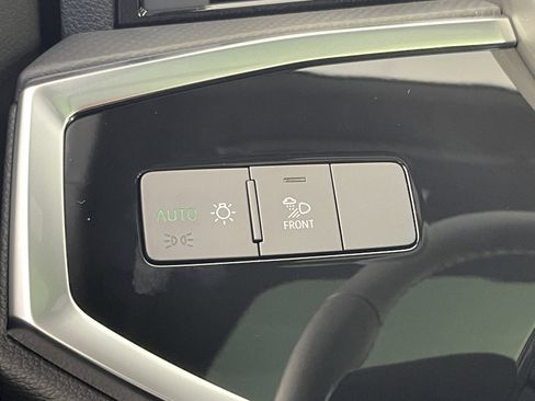 New 2025 Audi Q3 2.0T Premium image 24