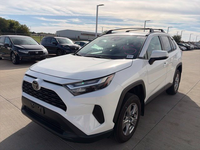 Used 2024 Toyota RAV4 XLE FWD image 3