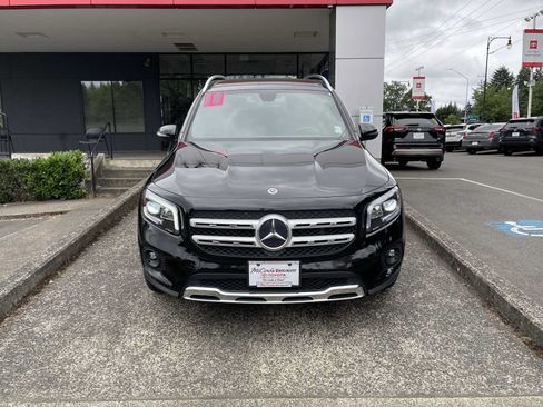 Used 2020 Mercedes-Benz GLB 250 4MATIC image 2