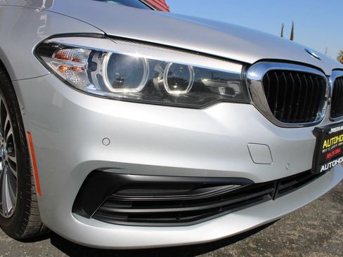 Used 2019 BMW 530e w/ Premium Package RWD image 33