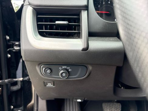 Used 2024 GMC Terrain SLE FWD image 15