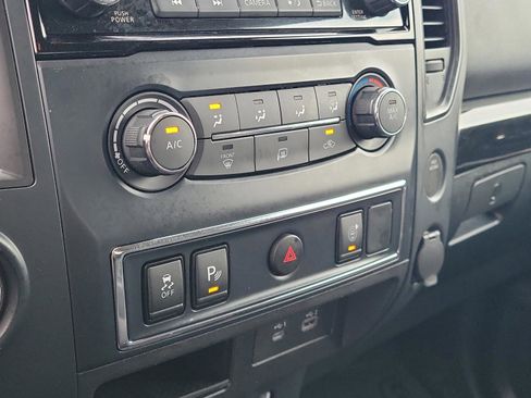 Certified 2023 Nissan Titan SV image 29