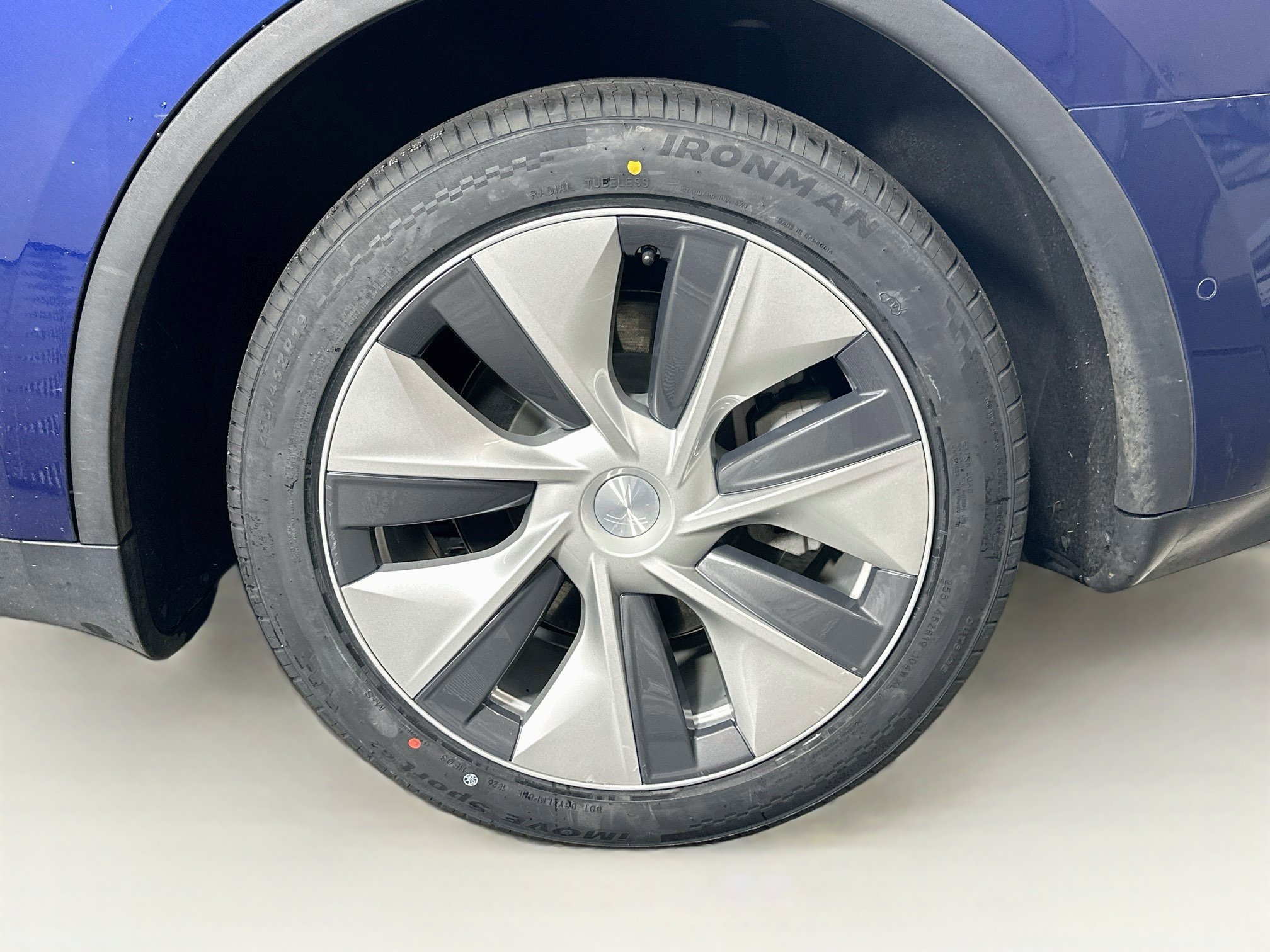 Used 2022 Tesla Model Y Long Range AWD/4WD image 11