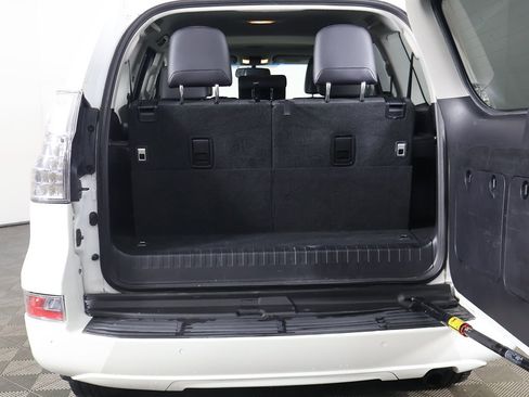 Used 2018 Lexus GX 460 image 20