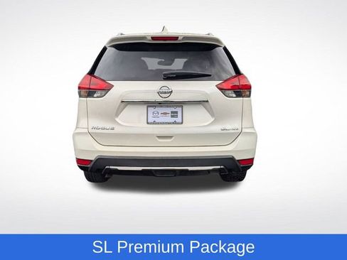 Used 2017 Nissan Rogue SL w/ SL Premium Package image 4