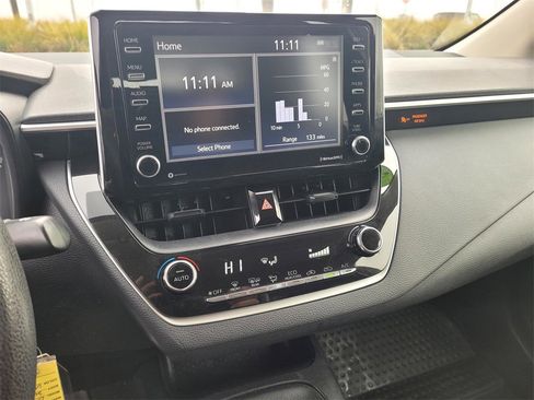 Used 2021 Toyota Corolla LE image 18