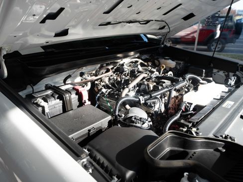 Used 2024 Toyota Tacoma SR5 image 31