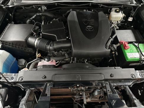 Used 2020 Toyota Tacoma TRD Off-Road image 36