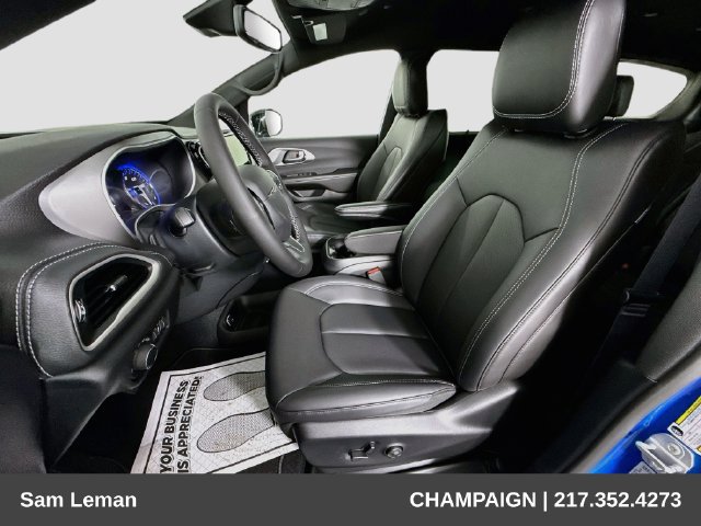 New 2027 Chrysler Pacifica Select FWD image 19