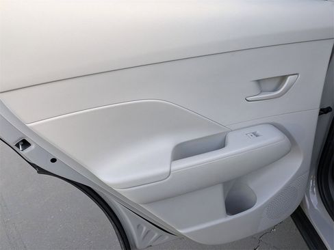 Used 2024 Hyundai Kona SEL image 27