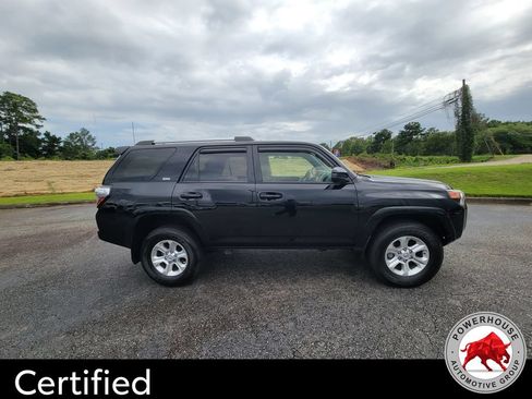Used 2024 Toyota 4Runner SR5 AWD/4WD image 8