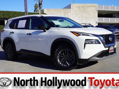 Used 2023 Nissan Rogue S image 1