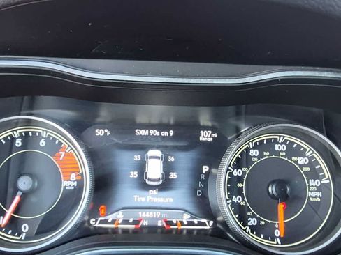 Used 2019 Jeep Cherokee Trailhawk AWD/4WD image 37