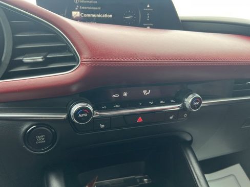 Used 2024 MAZDA MAZDA3 s image 40