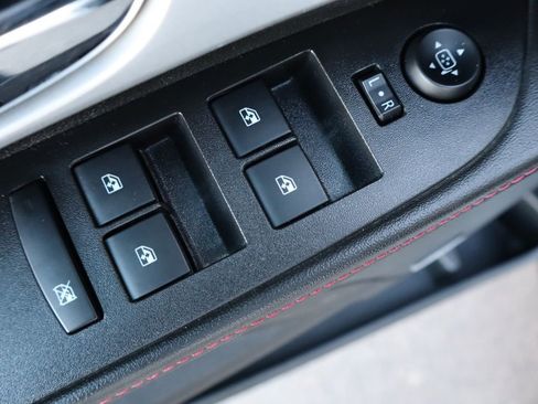 Used 2015 Chevrolet Equinox LT w/ Driver Convenience Package image 27