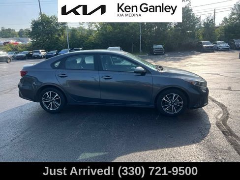 Certified 2022 Kia Forte LXS FWD image 4