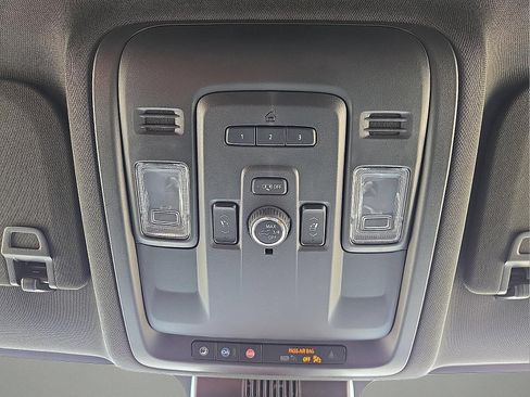 Used 2024 Chevrolet Suburban Z71 w/ Luxury Package AWD/4WD image 22