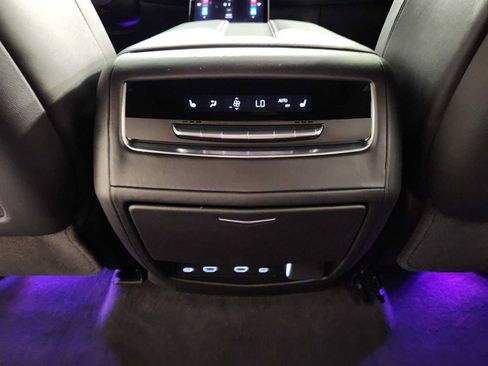 Used 2025 Cadillac Escalade Sport Platinum w/ LPO, Floor Liner Package AWD/4WD image 31