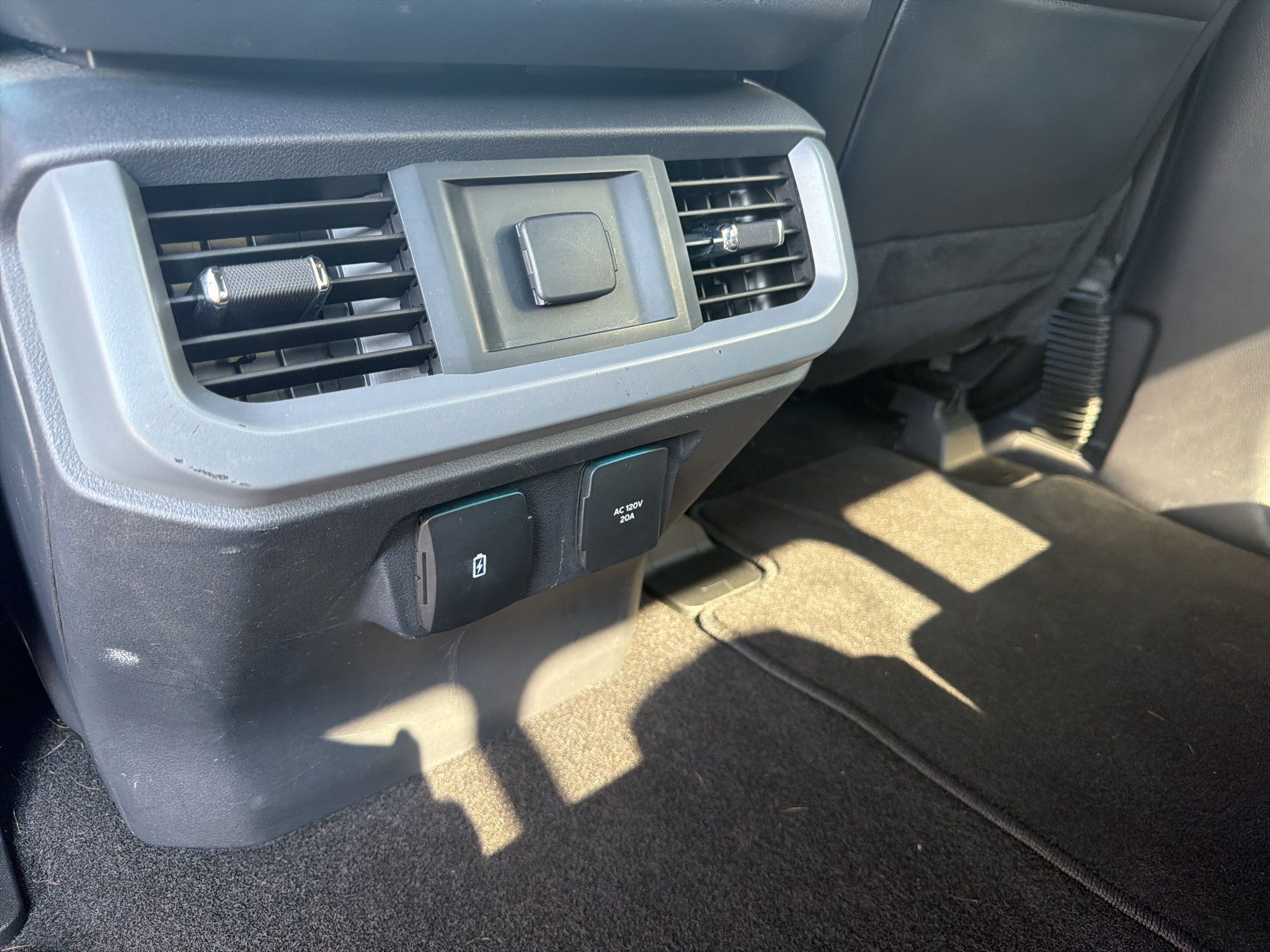 Used 2024 Ford F150 Lariat w/ FX4 Off-Road Package AWD/4WD image 17