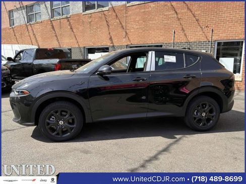 Used 2023 Dodge Hornet GT Plus w/ Tech Pack Plus w/o Parking image 7