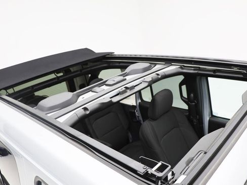 Used 2023 Jeep Wrangler Unlimited w/ Sun & Screen Package image 29