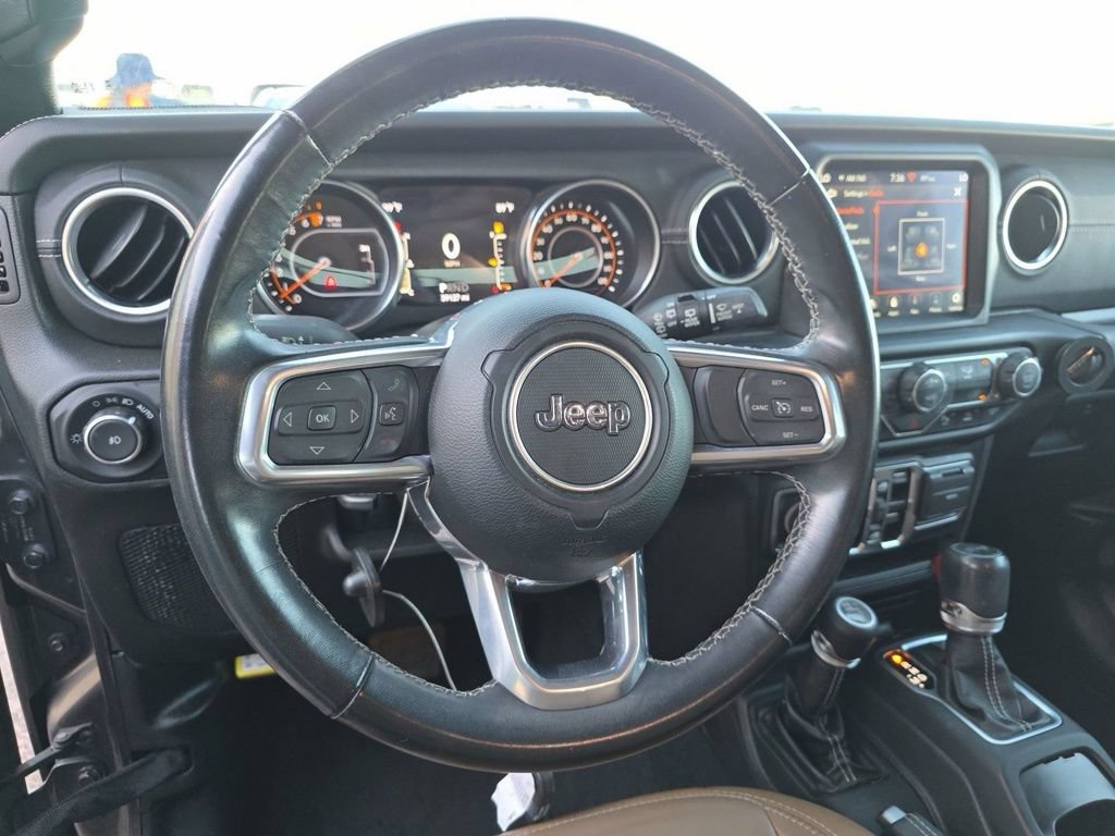 Used 2022 Jeep Wrangler Unlimited Sahara w/ LED Lighting Group AWD/4WD image 3