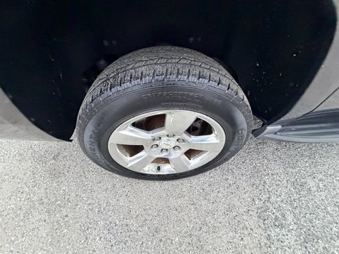 Used 2016 Chevrolet Suburban LT image 36