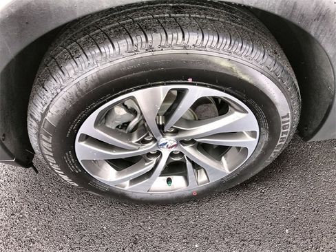 Used 2023 Buick Envision Essence image 10