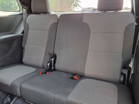 Used 2019 Chevrolet Traverse LT FWD image 8