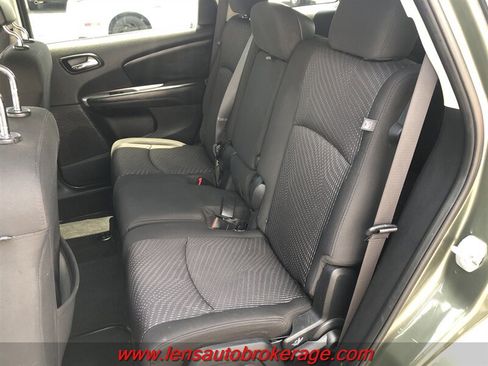 Used 2016 Dodge Journey SE w/ Flexible Seating Group FWD image 17