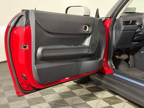Certified 2025 MINI Cooper 2-Door Hardtop FWD image 26